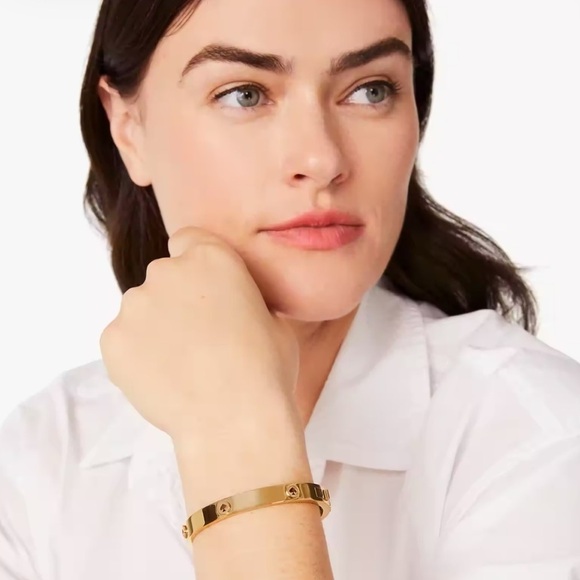 KATE SPADE • Gold Spot The Spade Bangle Bracelet - Picture 2 of 4